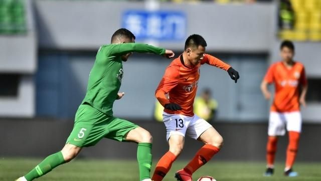 真人体育官网-里尔发布备战花絮，转会期迎来里程碑，中超任务艰巨，训练强度明显提升