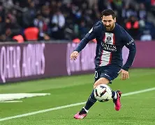 英超赛前再迎强敌；巴黎圣日耳曼回应争议；主帅态度——媒体盛赞；纪律约束更严格